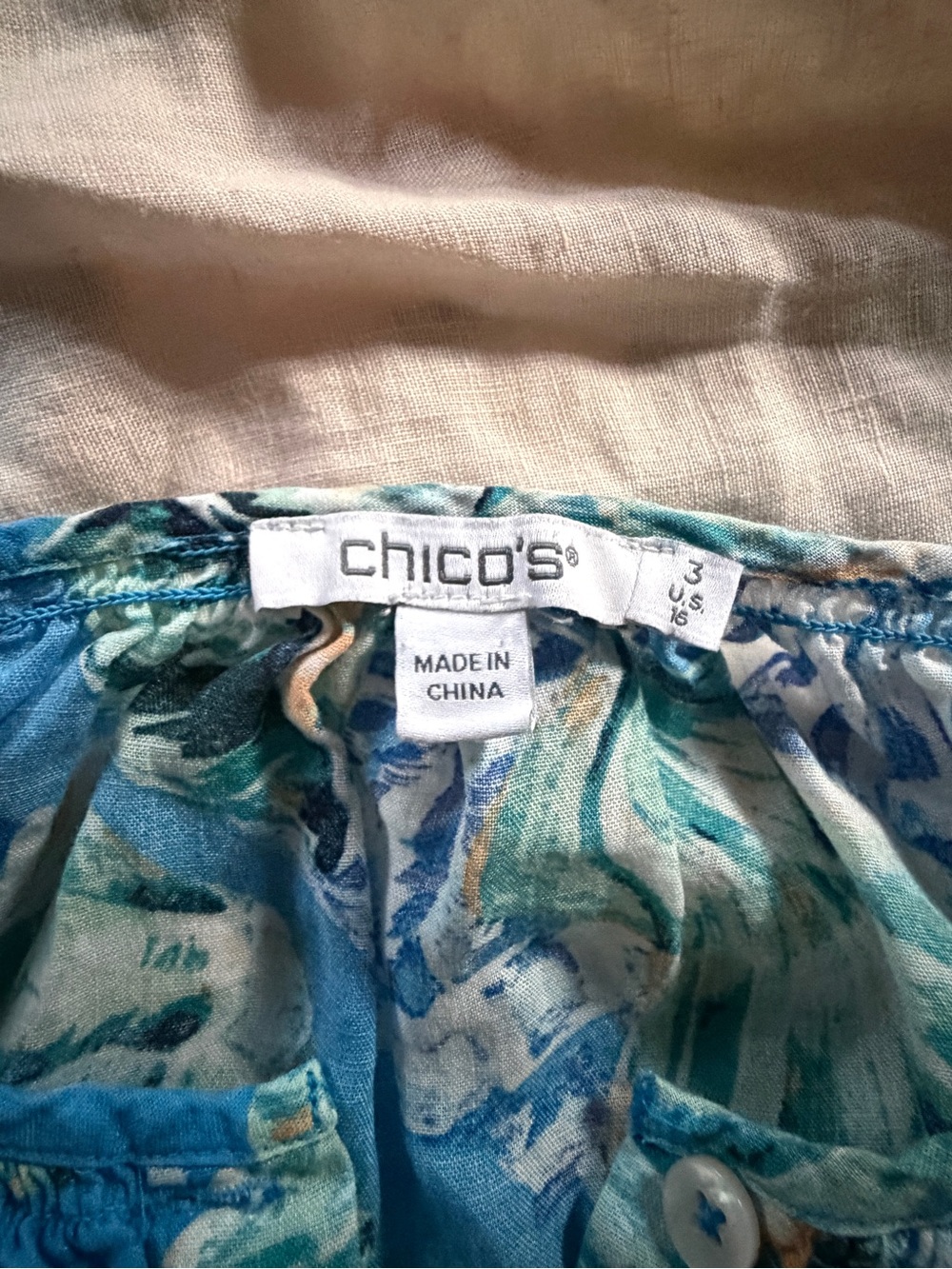 Chicos Blue Floral Women's Top - Picture 3 of 4